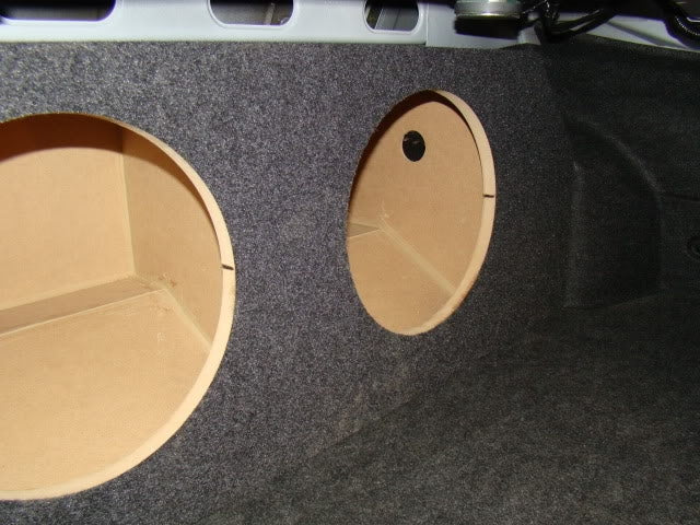 Ford Mustang Coupe 2005-2014 Single / Dual Subwoofer Box (version 1)